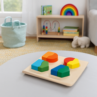 Logiczna układanka z drewna - drewniana plansza z kształtami do dopasowania Plan Toys PLTO-5647